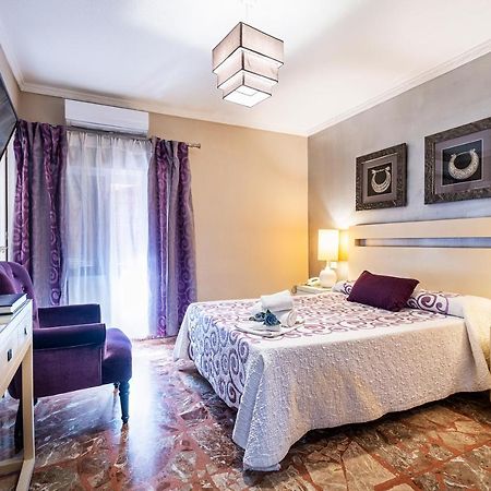 Hotel Ginés Esterno foto